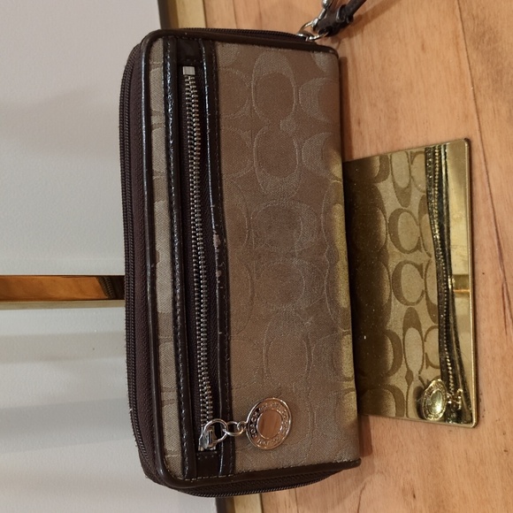 Coach Brown Classic signature Monogram wallet Wristlet CALLOUTS - Picture 2 of 15